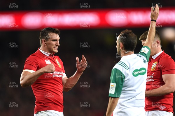 080717 - All Blacks v British & Irish Lions - Third Test - Sam Warburton of British & Irish Lions talks to Referee Romain Poite