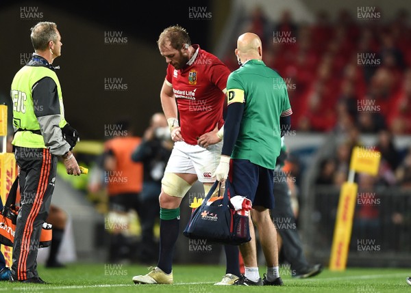 080717 - All Blacks v British & Irish Lions - Third Test - Alun Wyn Jones of British & Irish Lions leaves the field for a head injury assessment