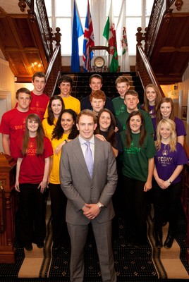 29.04.10 - Wales rugby star Alun-Wyn Jones with Duke of Edinburgh Award Gold students from Ysgol Gyfun Gymraeg Plasmawr, Cardiff, after he received his Duke of Edinburgh Gold Award from HRH Duke of Edinburgh at a presentation ceremony at The Mansion House, Cardiff 