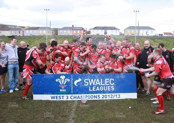 200413 Amman United - Swalec Division 3 West Champions -Amman United celebrate winning their League