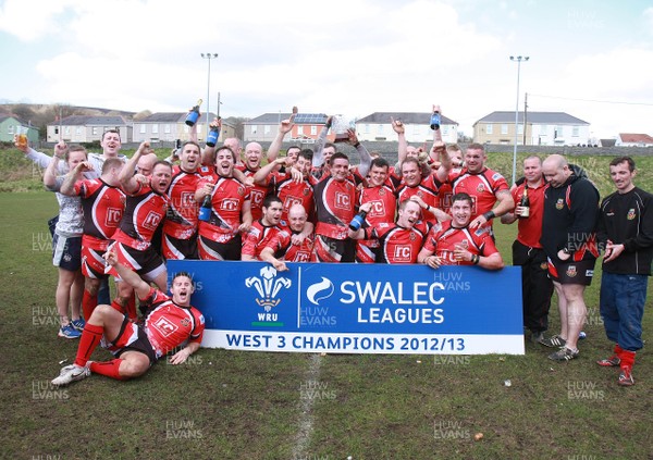 200413 Amman United - Swalec Division 3 West Champions -Amman United celebrate winning their League