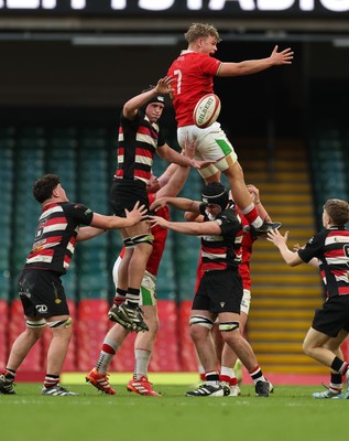 170426 - Amman United v Pontypool United, Road to Principality Finals, Boys U18 Cup Final - Amman United in red take on Pontypool United in the final of the Boys U18 Cup Final