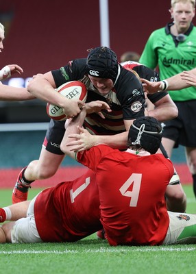 170426 - Amman United v Pontypool United, Road to Principality Finals, Boys U18 Cup Final - Reuben Mason of Pontypool Utd dives over to score try
