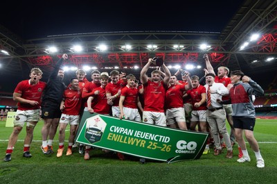 170426 - Amman United v Pontypool United, Road to Principality Finals, Boys U18 Cup Final - Amman United celebrate the win after being presented with the trophy