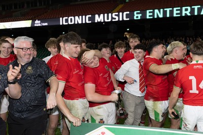 170426 - Amman United v Pontypool United, Road to Principality Finals, Boys U18 Cup Final - Amman United celebrate the win after being presented with the trophy