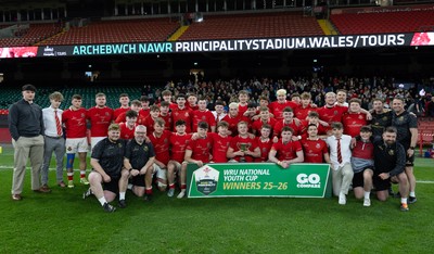 170426 - Amman United v Pontypool United, Road to Principality Finals, Boys U18 Cup Final - Amman United celebrate the win after being presented with the trophy