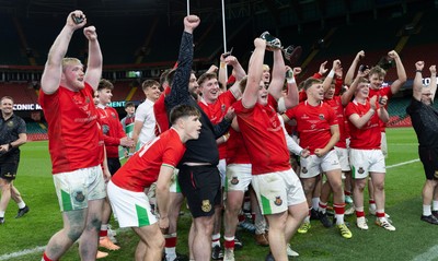 170426 - Amman United v Pontypool United, Road to Principality Finals, Boys U18 Cup Final - Amman United celebrate the win after being presented with the trophy