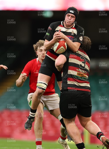170426 - Amman United v Pontypool United, Road to Principality Finals, Boys U18 Cup Final - Amman United in red take on Pontypool United in the final of the Boys U18 Cup Final