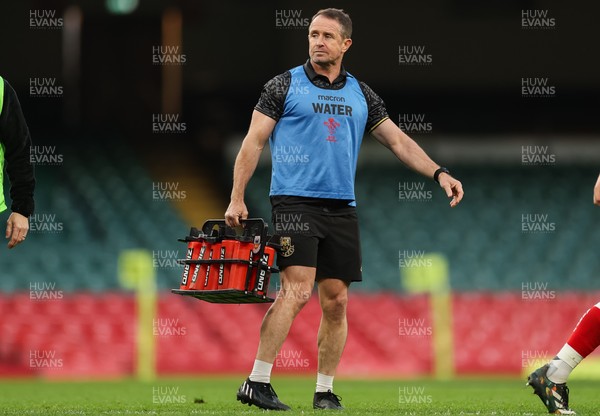 170426 - Amman United v Pontypool United, Road to Principality Finals, Boys U18 Cup Final - Wales rugby legend and Wales Mens record try scorer Shane Williams fulfilling his role as water carrier for  Amman United