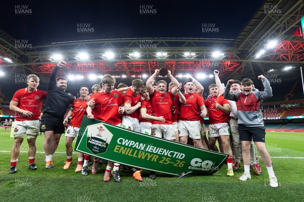 170426 - Amman United v Pontypool United, Road to Principality Finals, Boys U18 Cup Final - Amman United celebrate the win after being presented with the trophy