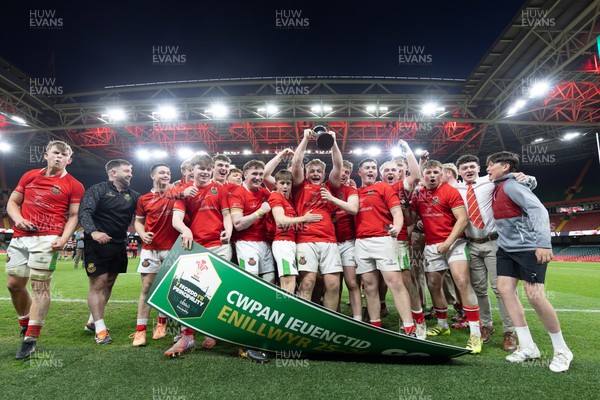 170426 - Amman United v Pontypool United, Road to Principality Finals, Boys U18 Cup Final - Amman United celebrate the win after being presented with the trophy