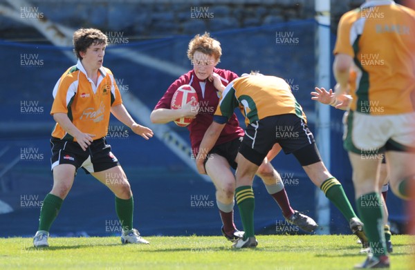 08.04.11 - Amman Valley Under 16 v Caerleon Under 16 - Powerade Under 16 Cup Final -  