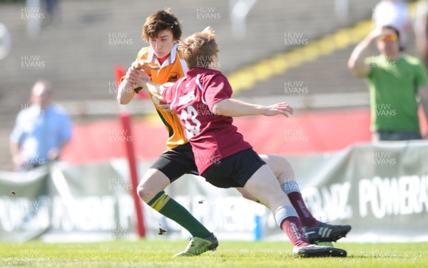 08.04.11 - Amman Valley Under 16 v Caerleon Under 16 - Powerade Under 16 Cup Final -  