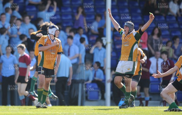 08.04.11 - Amman Valley Under 16 v Caerleon Under 16 - Powerade Under 16 Cup Final -  