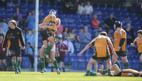 08.04.11 - Amman Valley Under 16 v Caerleon Under 16 - Powerade Under 16 Cup Final -  