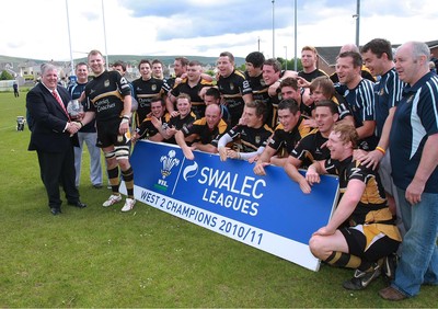 Ammanford Receive SWALEC League 2 West Trophy 140511