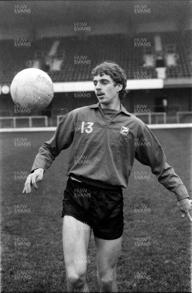 301286 - Swansea City Player Andrew Melville