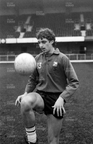 301286 - Swansea City Player Andrew Melville