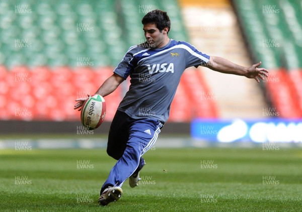 20.11.09 - Argentina Rugby Captains Run - Agustin Figuerola during training. 