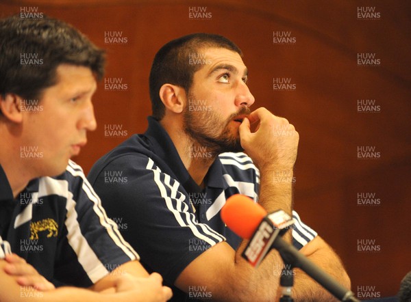 18.11.09 - Argentina Rugby Argentina Captain Juan Fernandez Lobbe speaks to the media ahead of his sides match against Wales on Saturday 