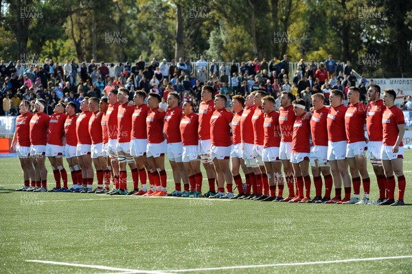 040619 - Argentina U20 v Wales U20 - World Rugby Under 20 Championship -  Wales U20 players sing the national anthem