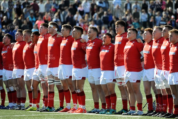 040619 - Argentina U20 v Wales U20 - World Rugby Under 20 Championship -  Wales U20 players sing the national anthem