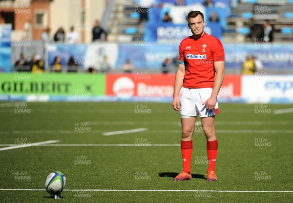040619 - Argentina U20 v Wales U20 - World Rugby Under 20 Championship -  Cai Evans of Wales lines up a kick at goal