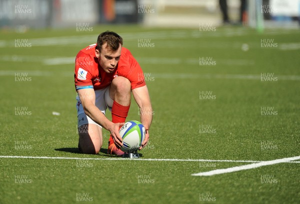 040619 - Argentina U20 v Wales U20 - World Rugby Under 20 Championship -  Cai Evans of Wales lines up a kick at goal