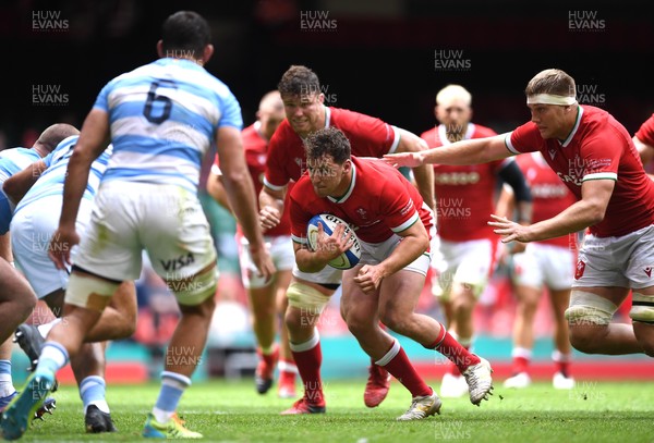 100721 - Argentina v Wales - International Rugby - Ryan Elias of Wales looks for a way through