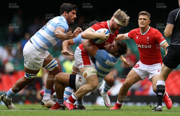 100721 - Argentina v Wales - Summer International Series - Aaron Wainwright of Wales is tackled by Pablo Matera of Argentina