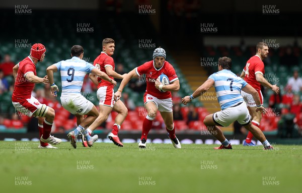 100721 - Argentina v Wales - Summer International Series - Jonathan Davies of Wales is challenged by Facundo Isa of Argentina