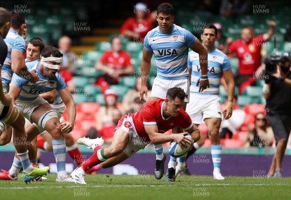 100721 - Argentina v Wales - Summer International Series - Tomos Williams of Wales dives over the score a try
