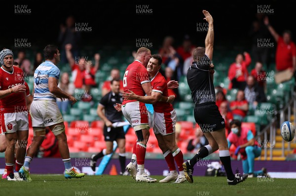 100721 - Argentina v Wales - Summer International Series - Tomos Williams of Wales celebrates scoring a try with Ross Moriarty