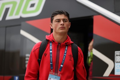 110726 - Argentina v Wales - Nations Championship - Louis Rees-Zammit of Wales arrives at the stadium