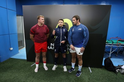 110726 - Argentina v Wales - Nations Championship - Dewi Lake of Wales and Julian Montoya of Argentina with Referee Paul Williams at the coin toss