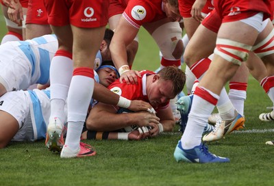 110726 - Argentina v Wales - Nations Championship - Dewi Lake of Wales gets over the line to score a try