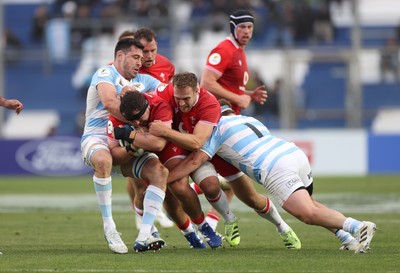 110726 - Argentina v Wales - Nations Championship - Ben Warren of Wales is tackled by Guido Petti of Argentina 