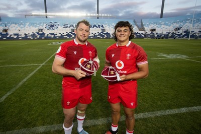 110726 - Argentina v Wales - Nations Championship - Ryan Elias with his 50th cap and Kane James with his first