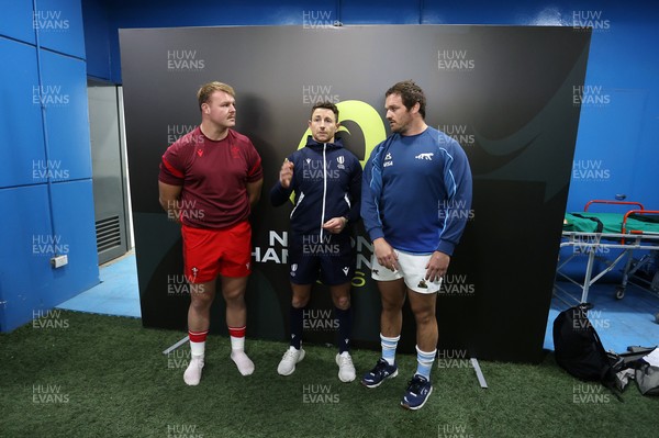 110726 - Argentina v Wales - Nations Championship - Dewi Lake of Wales and Julian Montoya of Argentina with Referee Paul Williams at the coin toss