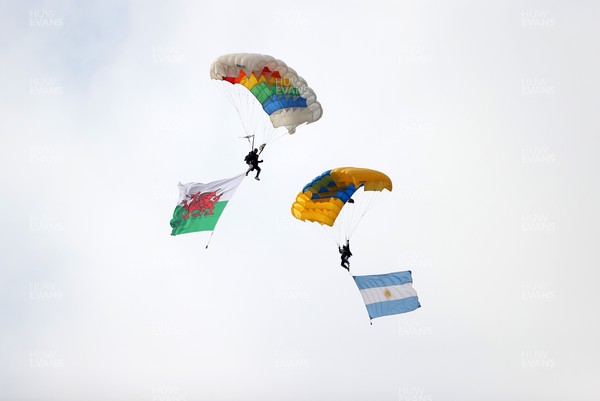 110726 - Argentina v Wales - Nations Championship - Paragliders land in the stadium