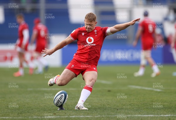110726 - Argentina v Wales - Nations Championship - Sam Costelow of Wales kicks the conversion