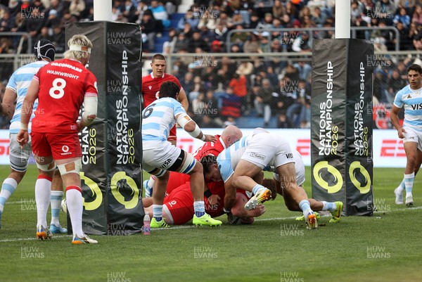 110726 - Argentina v Wales - Nations Championship - Rhys Carre of Wales scores a try