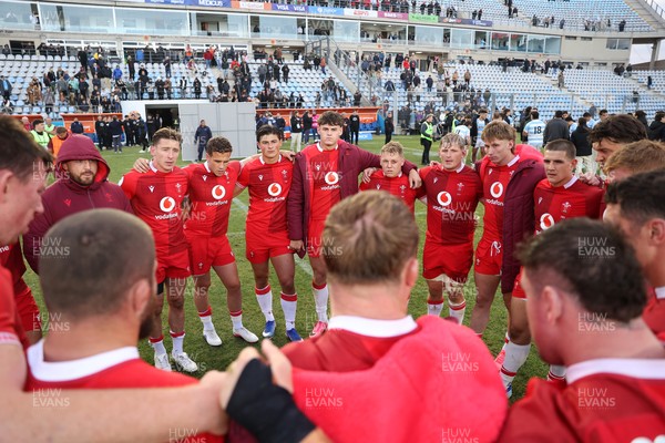 110726 - Argentina v Wales - Nations Championship - Wales team huddle
