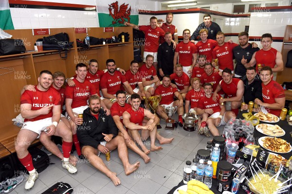160618 - Argentina v Wales - International Rugby - Wales players celebrate in the dressing room at end of the game