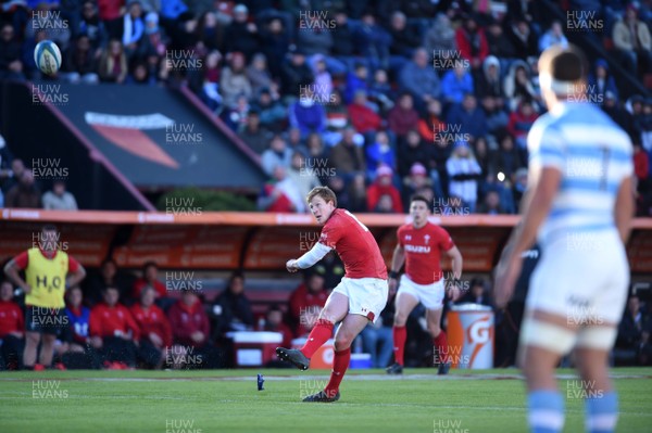 160618 - Argentina v Wales - International Rugby - Rhys Patchell of Wales kicks at goal