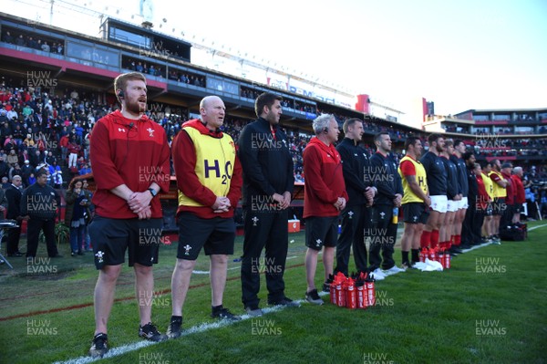 160618 - Argentina v Wales - International Rugby - Wales management during the anthems