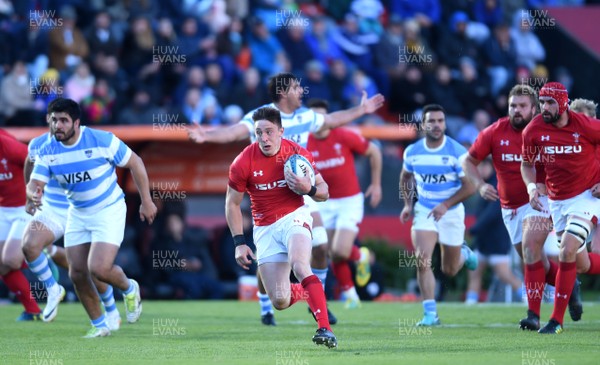 160618 - Argentina v Wales - International Rugby - Josh Adams of Wales races in to score try
