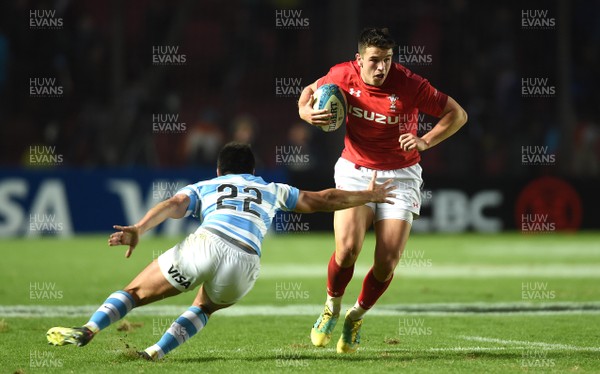 160618 - Argentina v Wales - International Rugby - Owen Watkin of Wales is tackled by Santiago Gonzalez Iglesias of Argentina