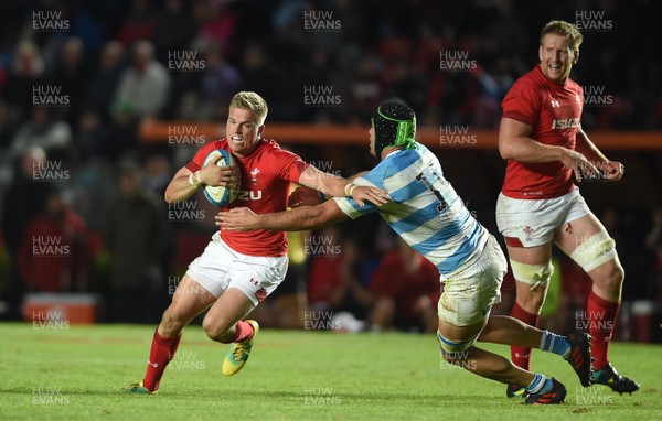 160618 - Argentina v Wales - International Rugby - Gareth Anscombe of Wales is tackled by Matias Alemanno of Argentina
