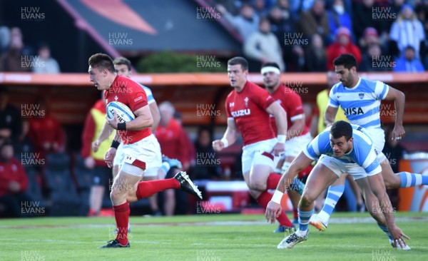 160618 - Argentina v Wales - International Rugby - Josh Adams of Wales races in to score try